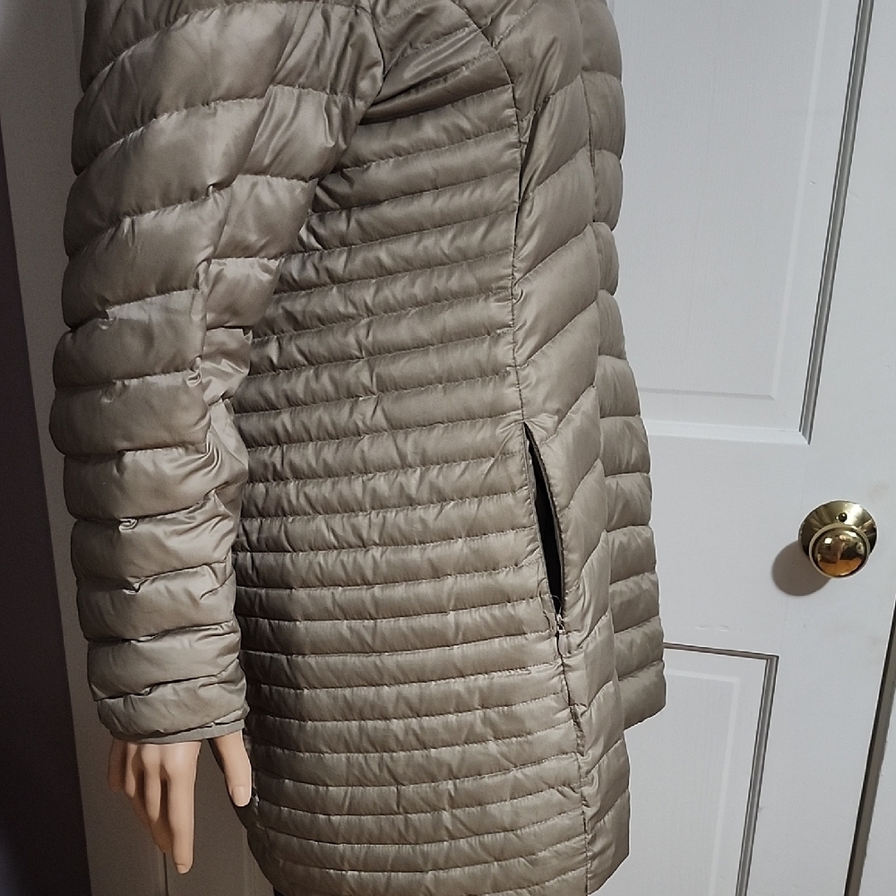Eddie Bauer Women's Hooded Puffer Jacket - Taupe - Picture 6 of 10
